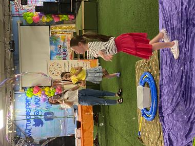 Friends Play 4
