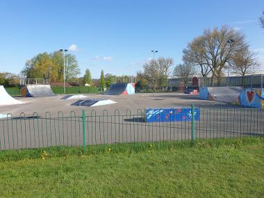 Skate park full